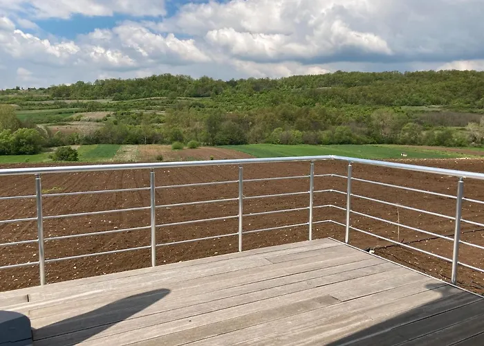 Agro Lux - Milenovic * 索科矿泉村